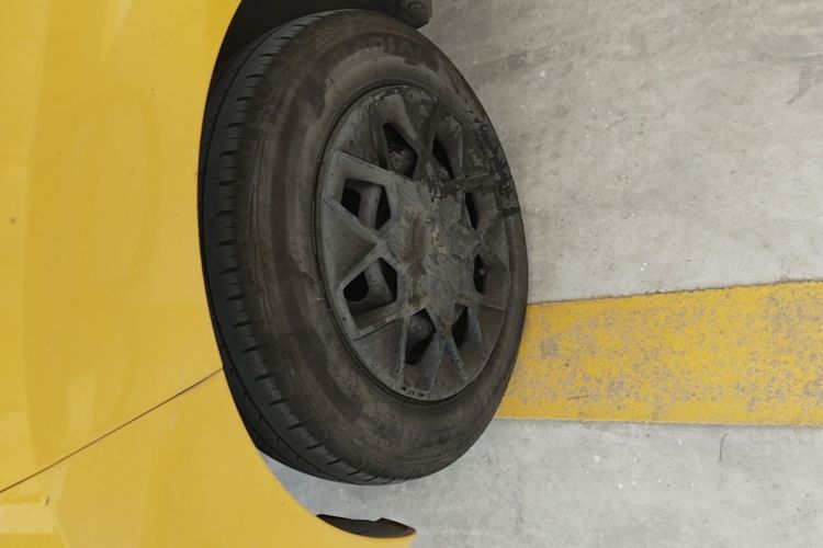 Used Wuling Hongguang MINIEV 2021 Macaron Premium Model – Lithium Iron Phosphate Left Front Wheel Hub