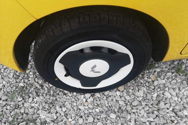 Used Wuling Hongguang MINIEV 2021 Macaron Premium Model – Lithium Iron Phosphate Left Front Wheel Hub