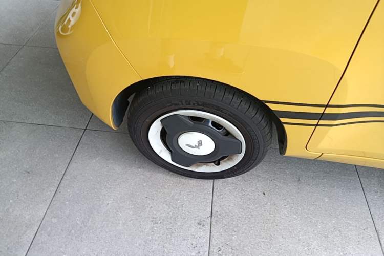Used Wuling Hongguang MINIEV 2021 Macaron Premium Model – Lithium Iron Phosphate Left Front Wheel Hub