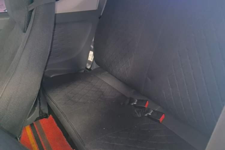 Used Wuling Hongguang MINIEV 2021 Macaron Sandwich Model 170 km Lithium Iron Phosphate Left Rear Seat