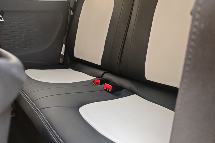 Used Wuling Hongguang MINIEV 2021 Macaron Fashion Model Lithium Iron Phosphate Left Rear Seat