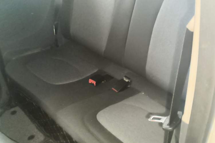 Used Wuling Hongguang MINIEV 2021 Macaron Sandwich Model 120 km Lithium NMC Left Rear Seat