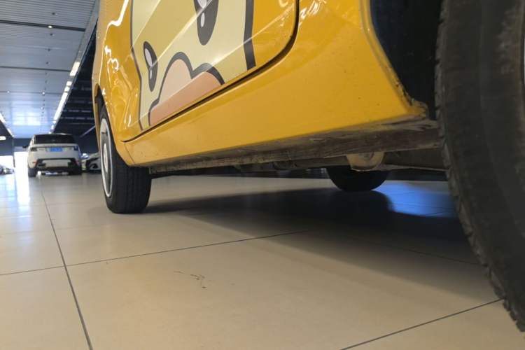 Used Wuling Hongguang MINIEV 2021 Macaron Sandwich Model 170 km Lithium Iron Phosphate Left Side Sill