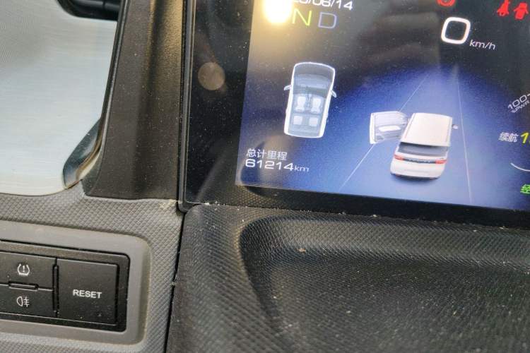 Used Wuling Hongguang MINIEV 2021 Macaron Premium Model – Lithium-NMC Odometer Close Up