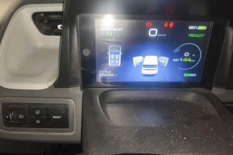 Used Wuling Hongguang MINIEV 2021 Macaron Premium Model – Lithium-NMC Odometer Close Up