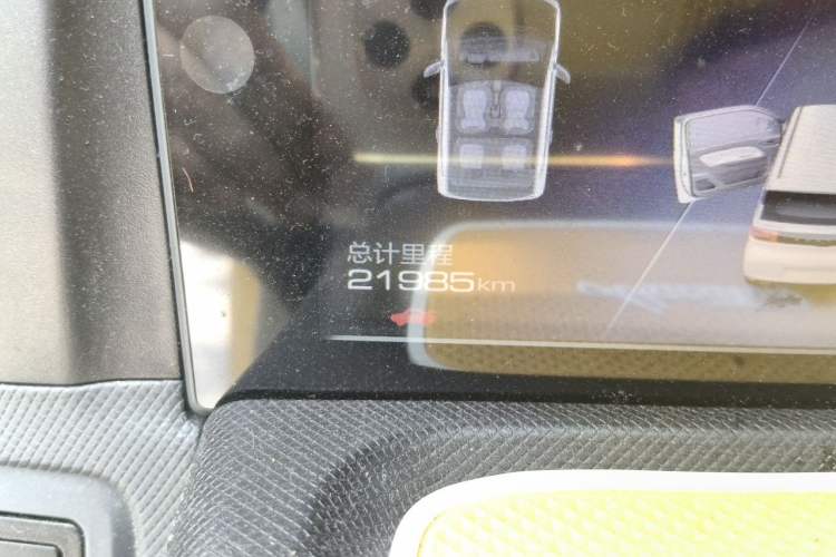 Used Wuling Hongguang MINIEV 2021 Macaron Fashion Edition Lithium-Ion Battery Odometer Close Up