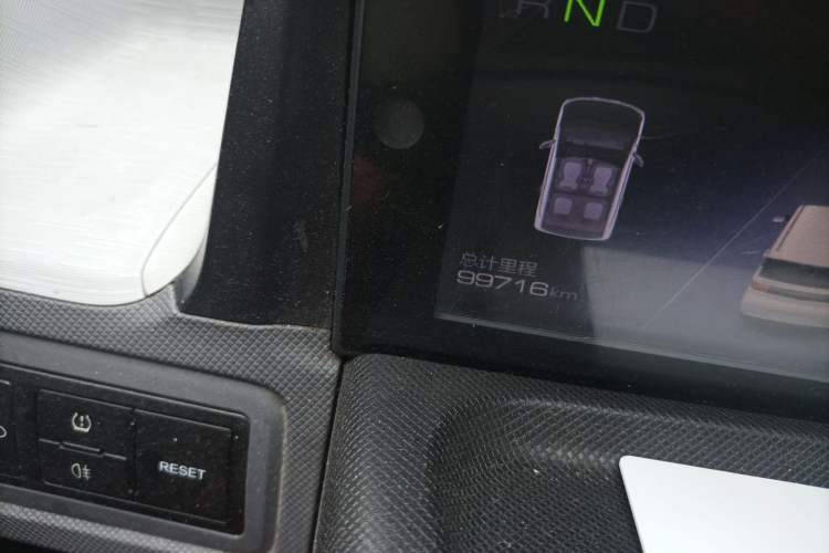 Used Wuling Hongguang MINIEV 2021 Macaron Premium Model – Lithium Iron Phosphate Odometer Close Up