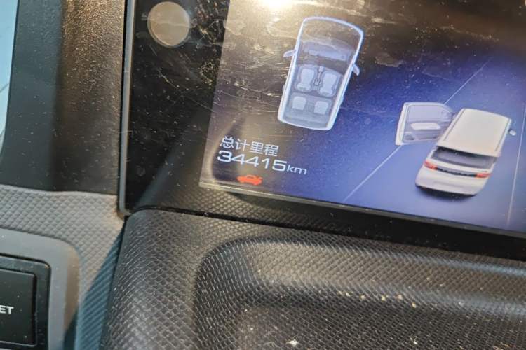 Used Wuling Hongguang MINIEV 2021 Macaron Premium Model – Lithium-NMC Odometer Close Up