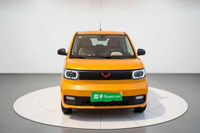Używany Wuling Hongguang MINIEV 2021 Macaron Premium Model – Lithium Iron Phosphate