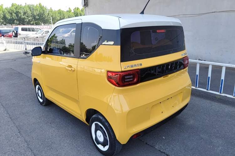 Used Wuling Hongguang MINIEV 2021 Macaron Sandwich Model 120 km Lithium Iron Phosphate Rear Left 45 Deg