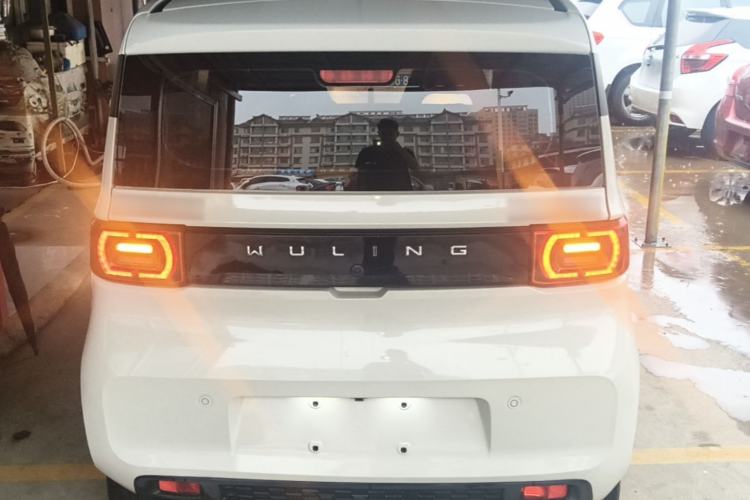 Used Wuling Hongguang MINIEV 2021 Macaron Sandwich Model 120 km Lithium NMC Rear