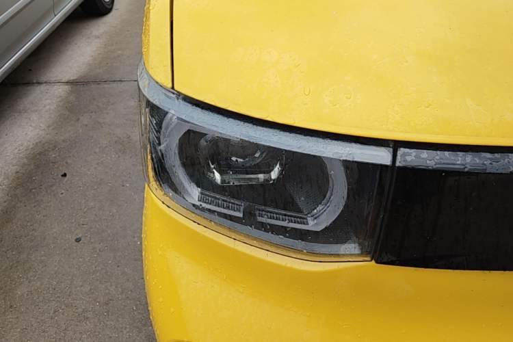 Used Wuling Hongguang MINIEV 2021 Macaron Fashion Model Lithium Iron Phosphate Right Front Headlight