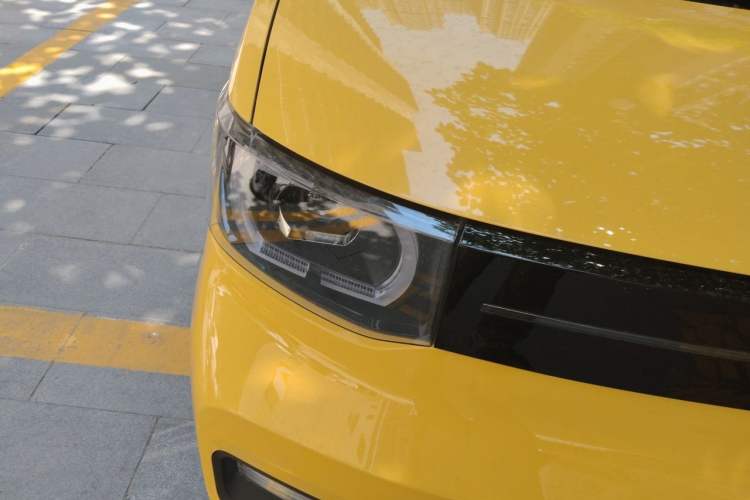 Used Wuling Hongguang MINIEV 2021 Macaron Fashion Model Lithium Iron Phosphate Right Front Headlight