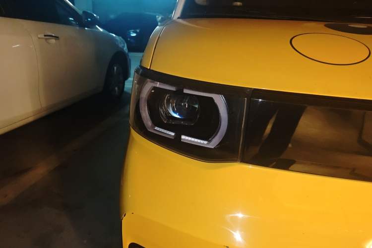 Used Wuling Hongguang MINIEV 2021 Macaron Fashion Edition Lithium-Ion Battery Right Front Headlight