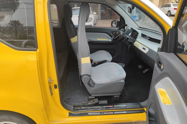 Used Wuling Hongguang MINIEV 2021 Macaron Premium Model – Lithium-NMC Right Front Seat