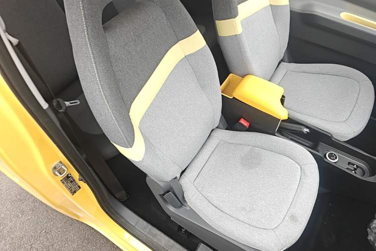 Used Wuling Hongguang MINIEV 2021 Macaron Premium Model – Lithium Iron Phosphate Right Front Seat