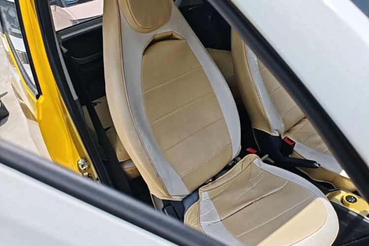 Used Wuling Hongguang MINIEV 2021 Macaron Premium Model – Lithium-NMC Right Front Seat
