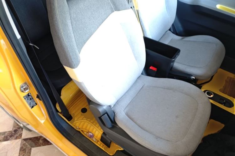 Used Wuling Hongguang MINIEV 2021 Macaron Fashion Edition Lithium-Ion Battery Right Front Seat