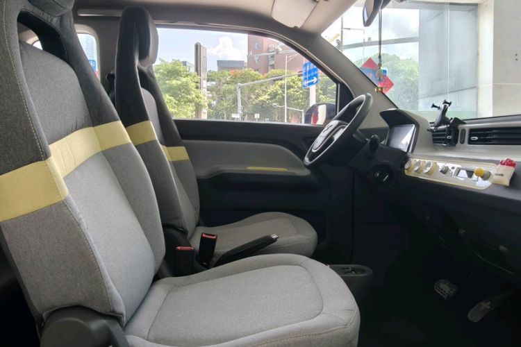Used Wuling Hongguang MINIEV 2021 Macaron Premium Model – Lithium-NMC Right Front Seat