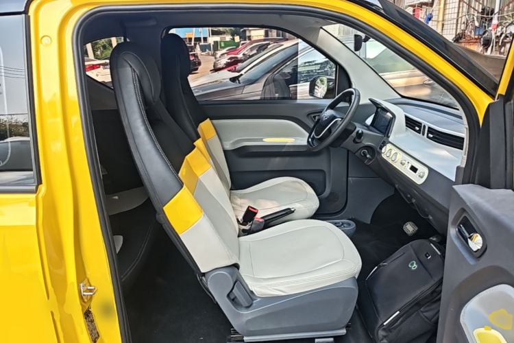 Used Wuling Hongguang MINIEV 2021 Macaron Fashion Model Lithium Iron Phosphate Right Front Seat
