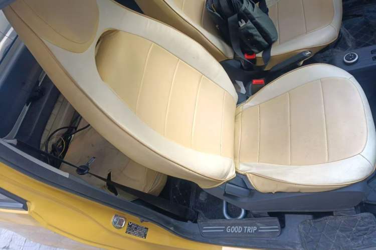 Used Wuling Hongguang MINIEV 2021 Macaron Fashion Model Lithium Iron Phosphate Right Front Seat