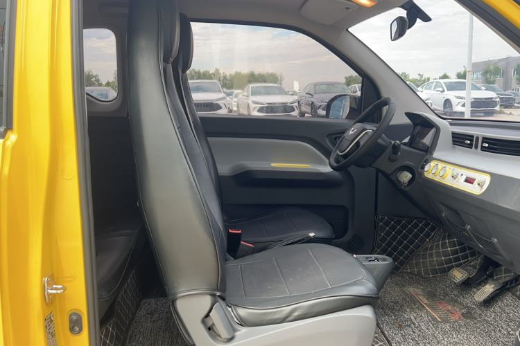 Used Wuling Hongguang MINIEV 2021 Macaron Fashion Model Lithium Iron Phosphate Right Front Seat