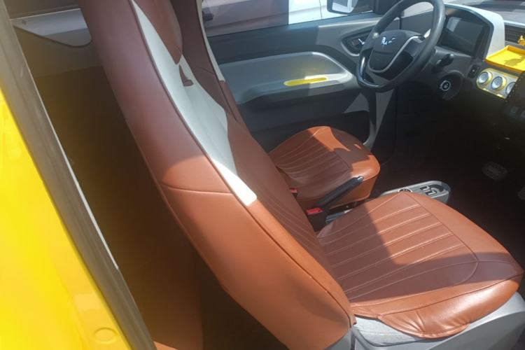 Used Wuling Hongguang MINIEV 2021 Macaron Premium Model – Lithium-NMC Right Front Seat