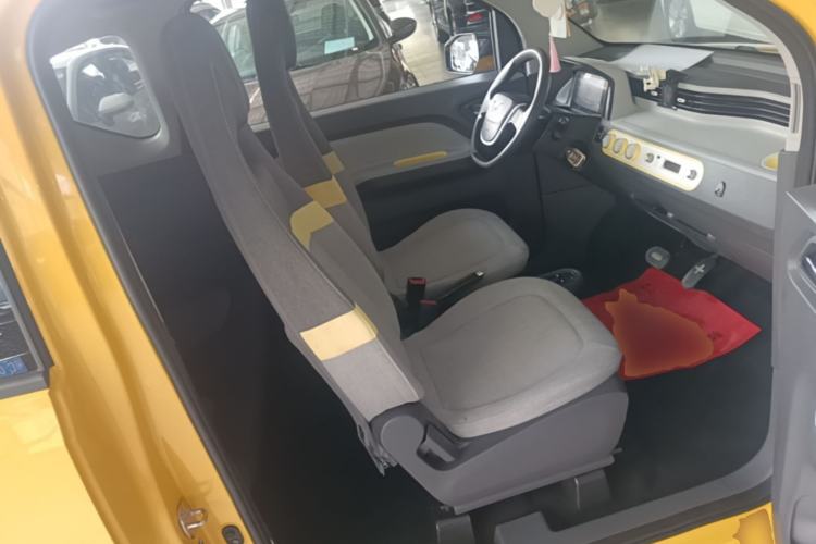 Used Wuling Hongguang MINIEV 2021 Macaron Fashion Model Lithium Iron Phosphate Right Front Seat