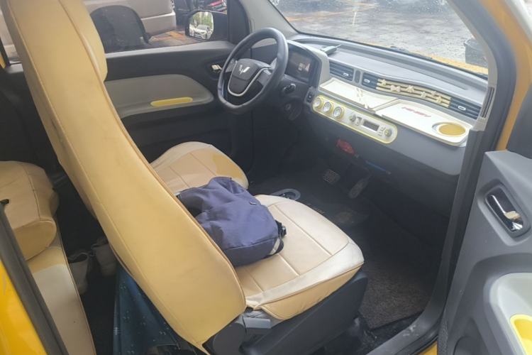 Used Wuling Hongguang MINIEV 2021 Macaron Fashion Model Lithium Iron Phosphate Right Front Seat
