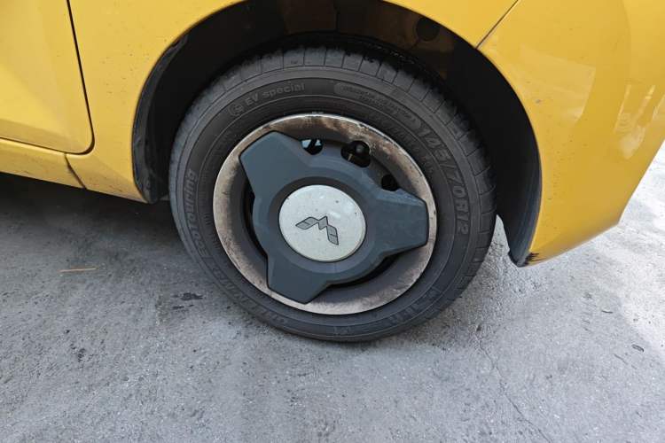 Used Wuling Hongguang MINIEV 2021 Macaron Premium Model – Lithium-NMC Right Front Wheel Hub