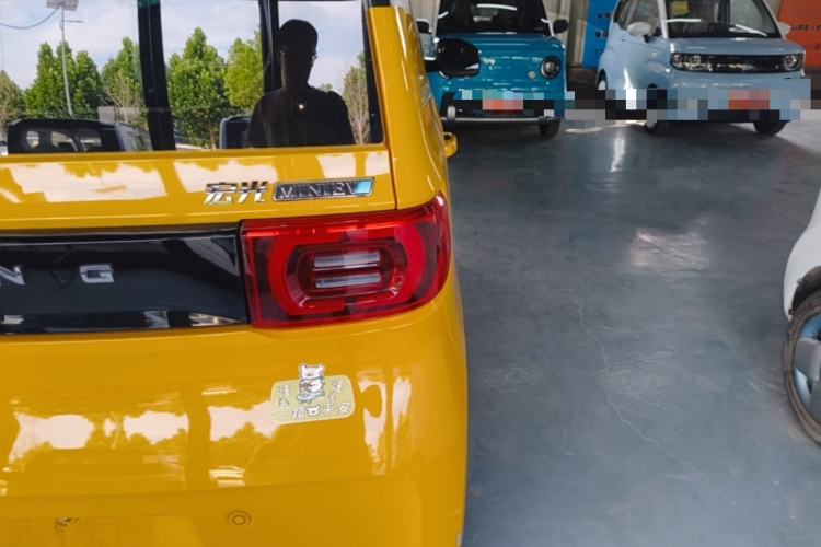 Used Wuling Hongguang MINIEV 2021 Macaron Premium Model – Lithium Iron Phosphate Right Rear Taillight