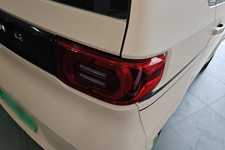 Used Wuling Hongguang MINIEV 2021 Macaron Premium Model – Lithium Iron Phosphate Right Rear Taillight
