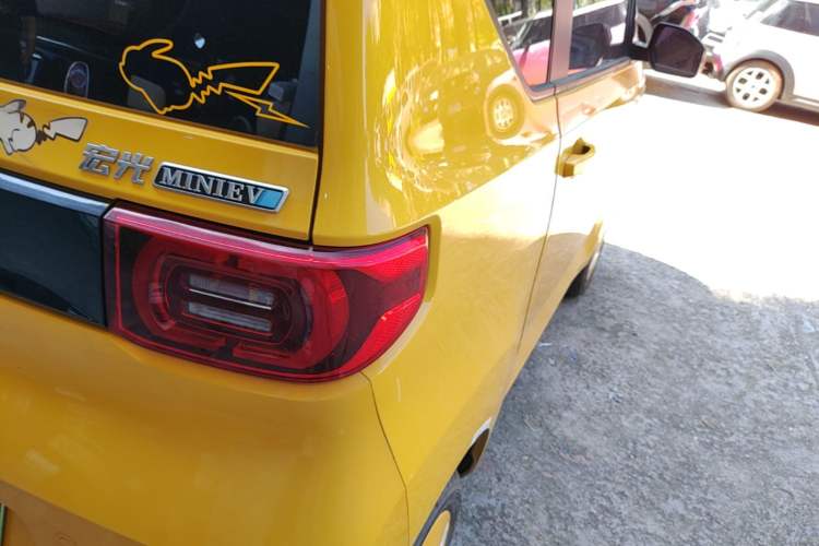 Used Wuling Hongguang MINIEV 2021 Macaron Premium Model – Lithium Iron Phosphate Right Rear Taillight