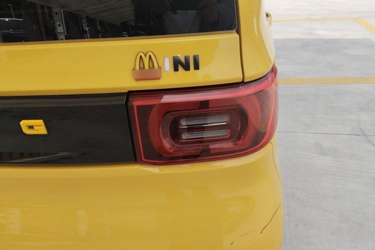 Used Wuling Hongguang MINIEV 2021 Macaron Premium Model – Lithium Iron Phosphate Right Rear Taillight