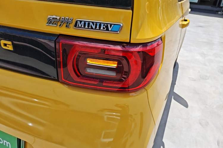 Used Wuling Hongguang MINIEV 2021 Macaron Premium Model – Lithium-NMC Right Rear Taillight