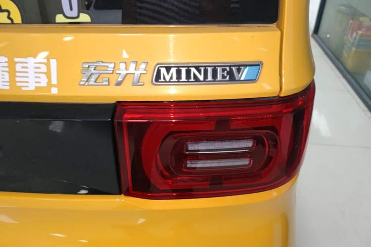 Used Wuling Hongguang MINIEV 2021 Macaron Premium Model – Lithium-NMC Right Rear Taillight