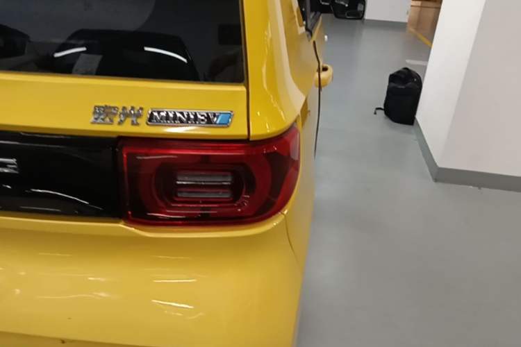 Used Wuling Hongguang MINIEV 2021 Macaron Fashion Edition Lithium-Ion Battery Right Rear Taillight