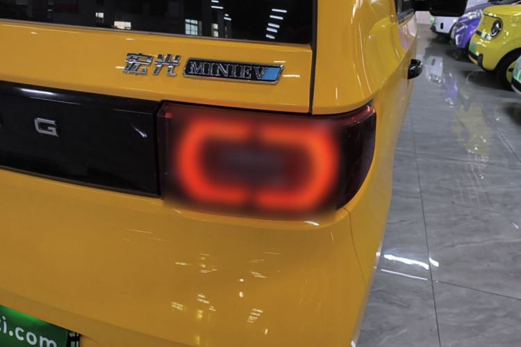 Used Wuling Hongguang MINIEV 2021 Macaron Fashion Model Lithium Iron Phosphate Right Rear Taillight