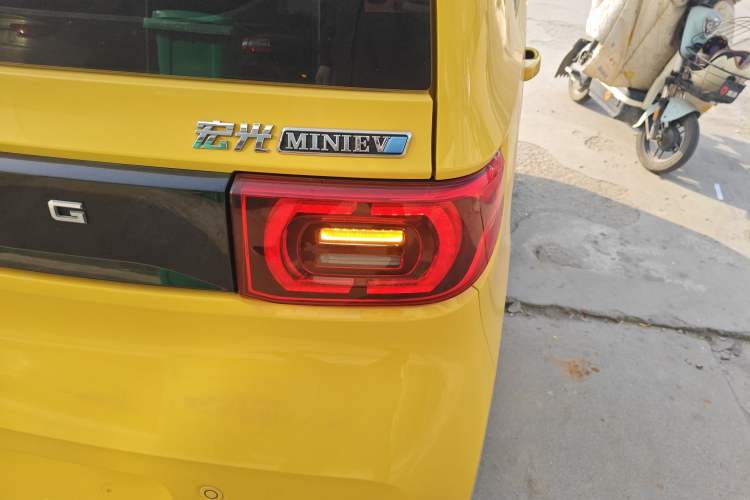 Used Wuling Hongguang MINIEV 2021 Macaron Fashion Model Lithium Iron Phosphate Right Rear Taillight