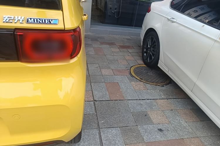 Used Wuling Hongguang MINIEV 2021 Macaron Fashion Edition Lithium-Ion Battery Right Rear Taillight