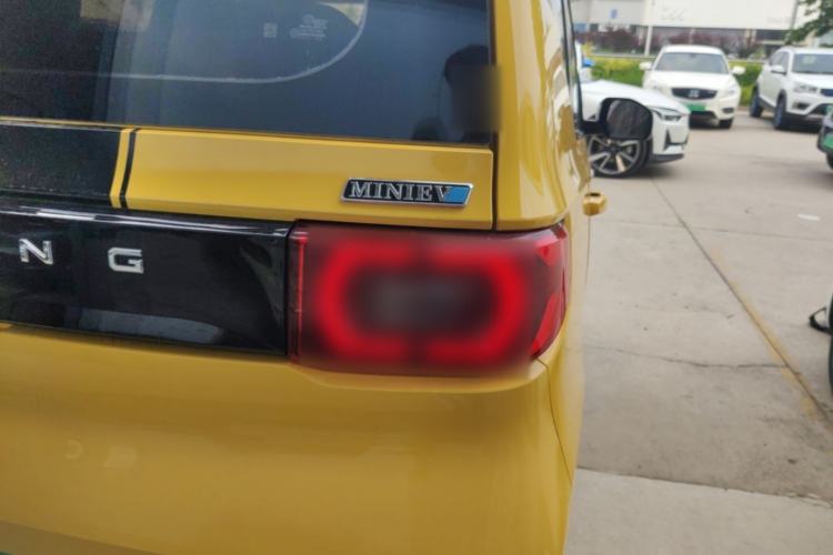 Used Wuling Hongguang MINIEV 2021 Macaron Fashion Model Lithium Iron Phosphate Right Rear Taillight