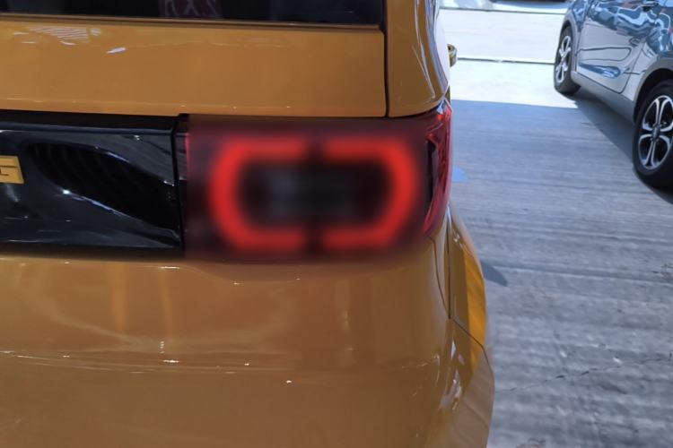 Used Wuling Hongguang MINIEV 2021 Macaron Fashion Model Lithium Iron Phosphate Right Rear Taillight