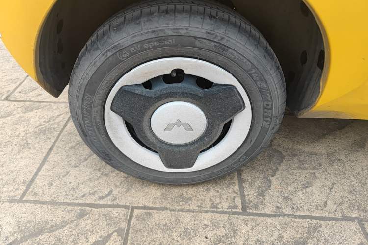 Used Wuling Hongguang MINIEV 2021 Macaron Premium Model – Lithium-NMC Right Rear Wheel Hub