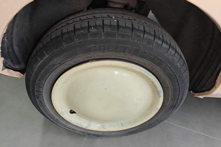 Used Wuling Hongguang MINIEV 2021 Macaron Premium Model – Lithium Iron Phosphate Right Rear Wheel Hub