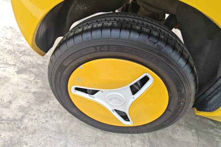 Used Wuling Hongguang MINIEV 2021 Macaron Fashion Model Lithium Iron Phosphate Right Rear Wheel Hub