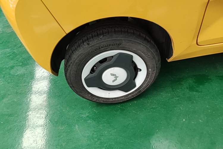 Used Wuling Hongguang MINIEV 2021 Macaron Premium Model – Lithium Iron Phosphate Right Rear Wheel Hub