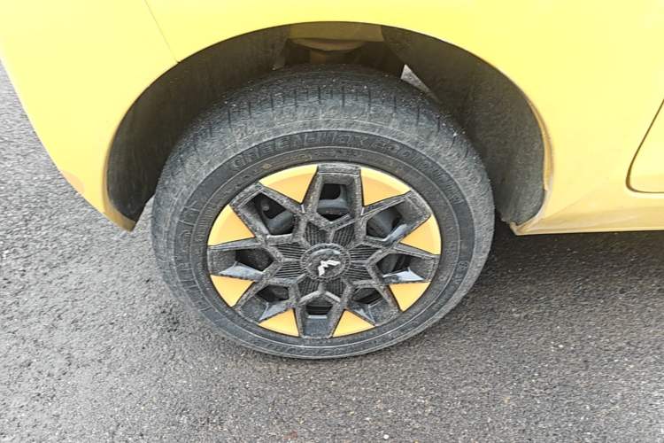 Used Wuling Hongguang MINIEV 2021 Macaron Premium Model – Lithium Iron Phosphate Right Rear Wheel Hub