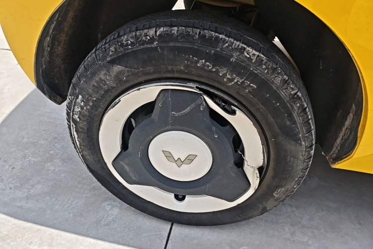 Used Wuling Hongguang MINIEV 2021 Macaron Premium Model – Lithium-NMC Right Rear Wheel Hub