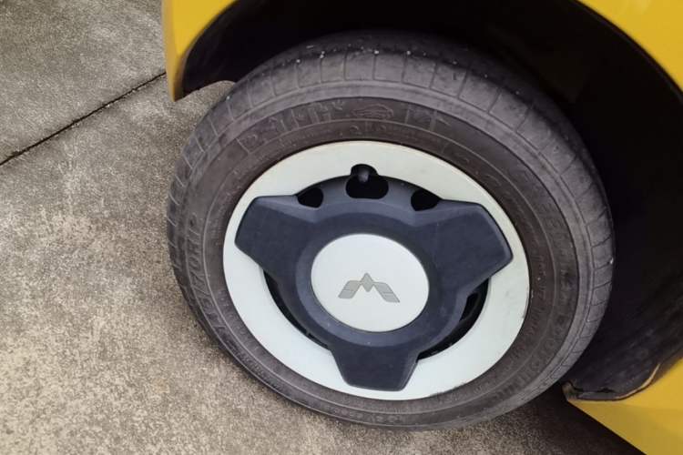 Used Wuling Hongguang MINIEV 2021 Macaron Sandwich Model 170 km Lithium Iron Phosphate Right Rear Wheel Hub