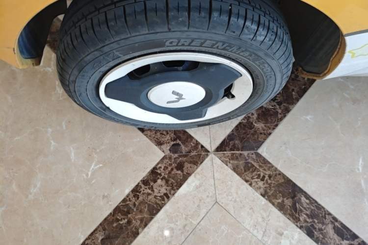 Used Wuling Hongguang MINIEV 2021 Macaron Fashion Edition Lithium-Ion Battery Right Rear Wheel Hub